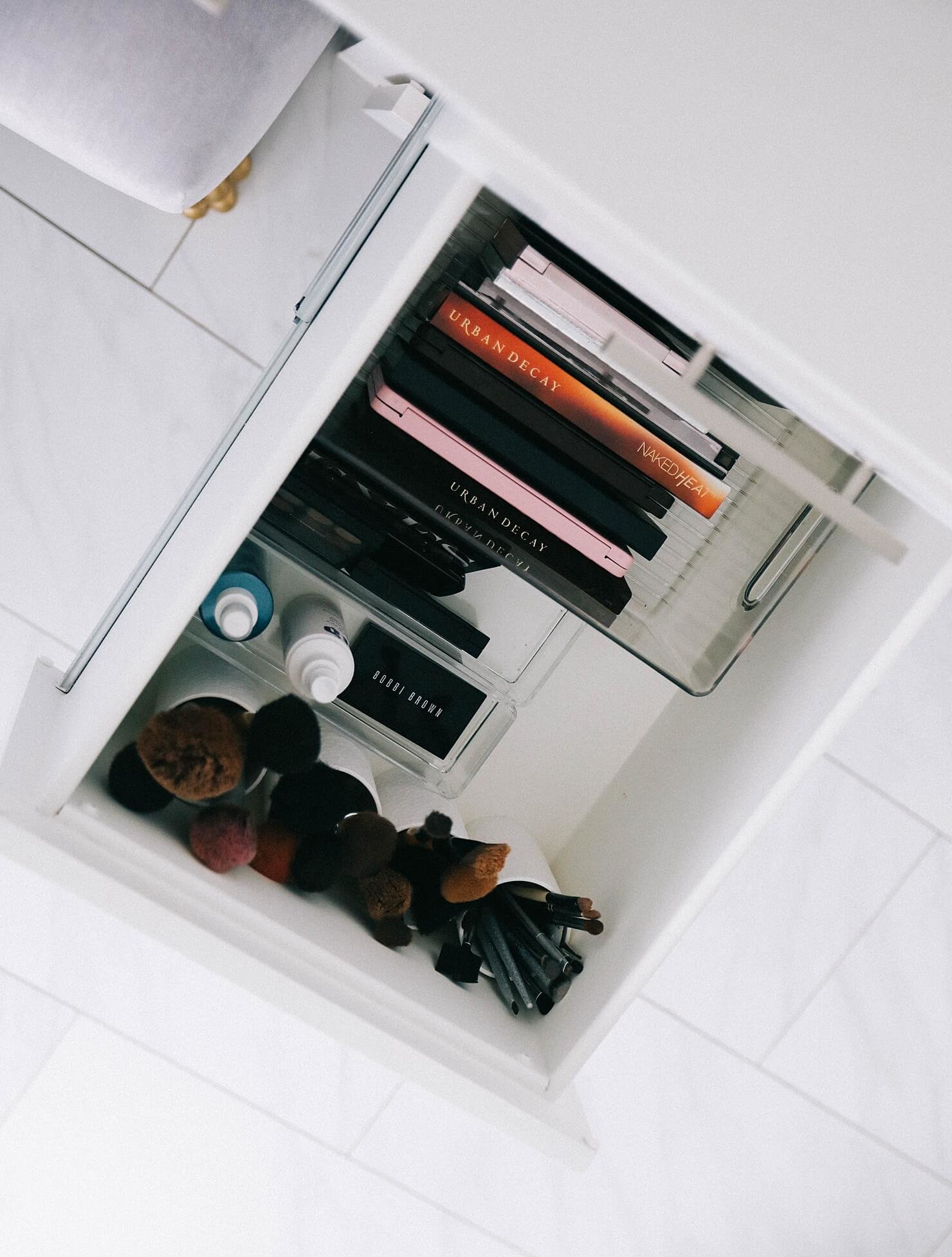 how to organize your bathroom // bathroom organization reveal
