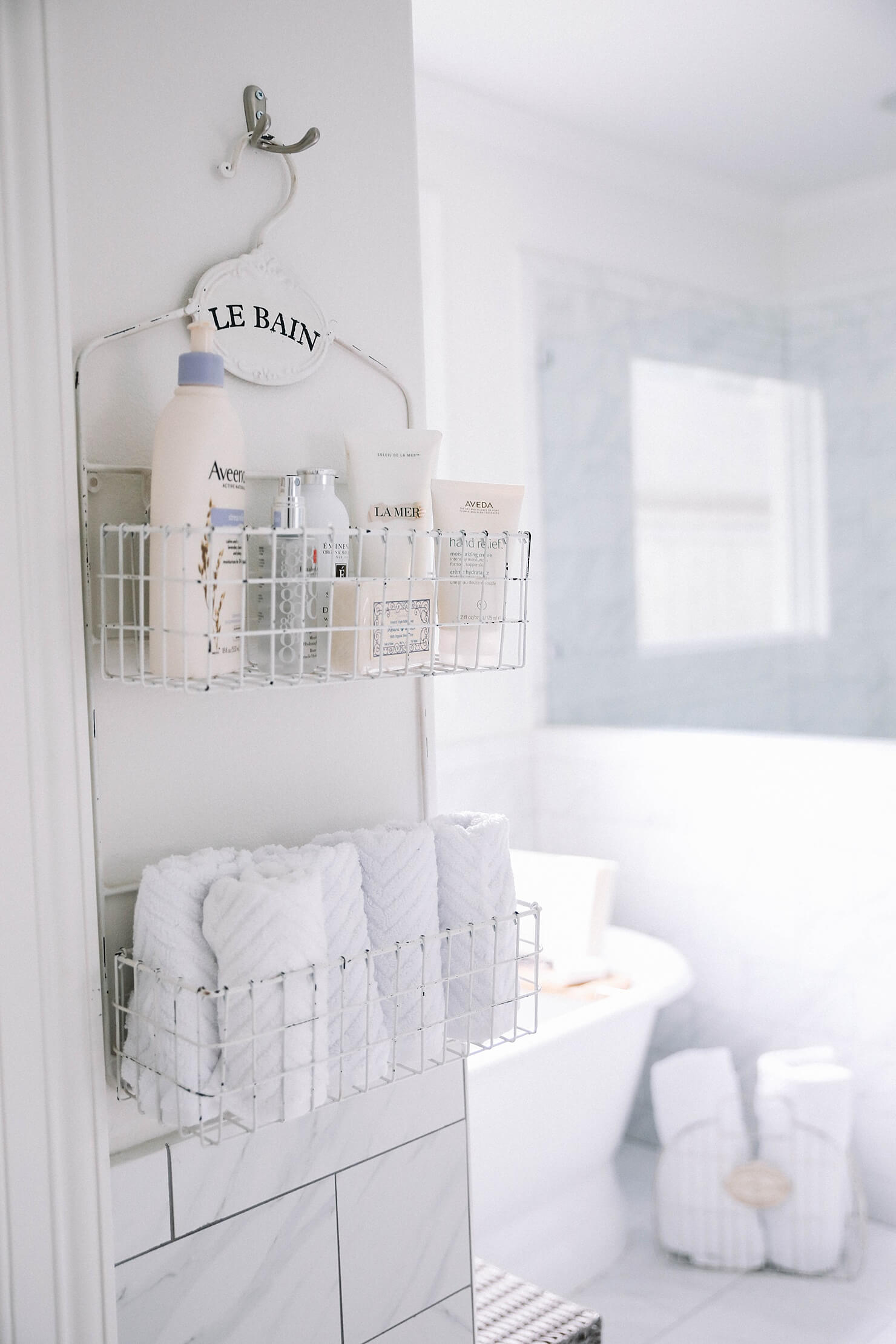 how to organize your bathroom // bathroom organization reveal