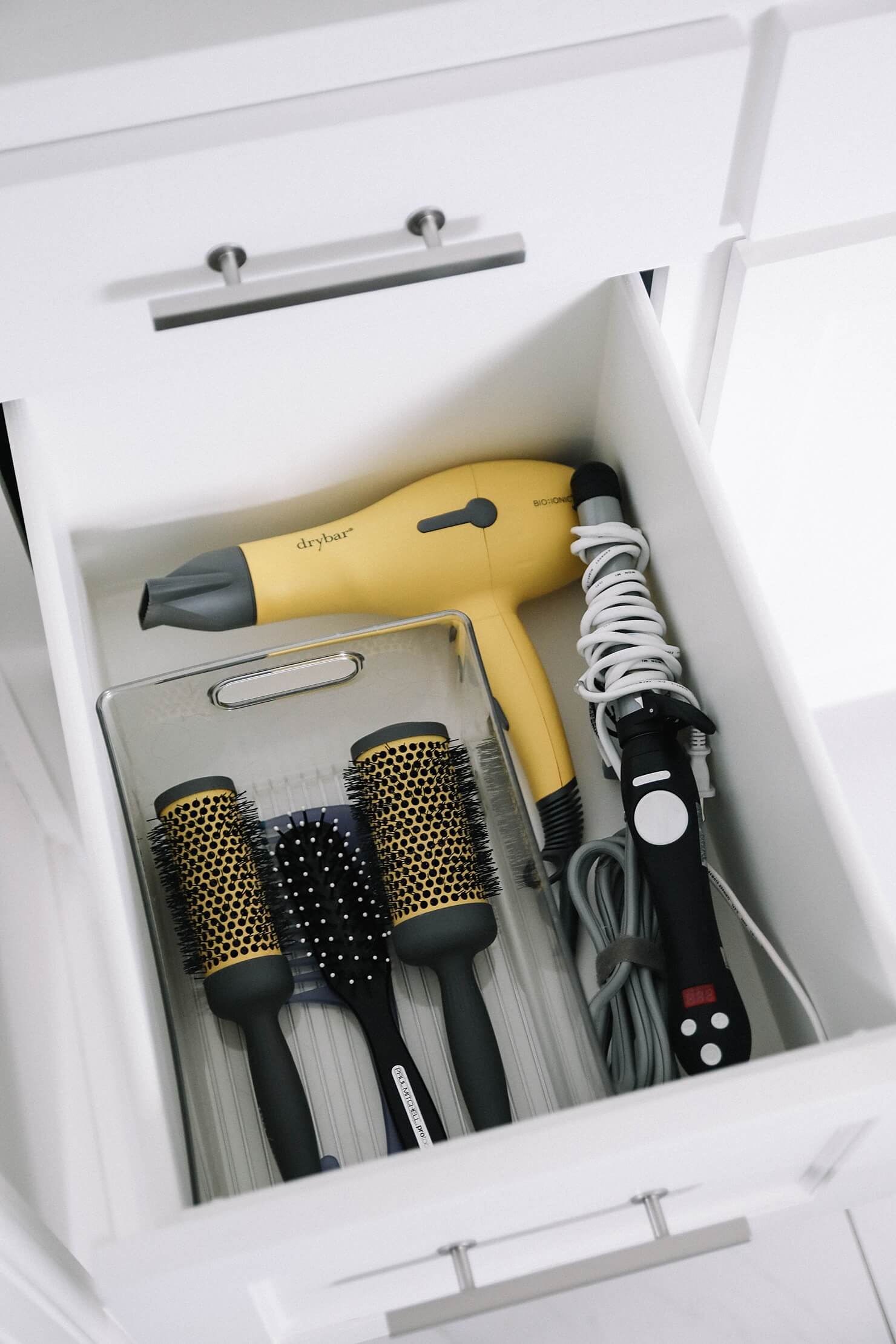 how to organize your bathroom // bathroom organization reveal