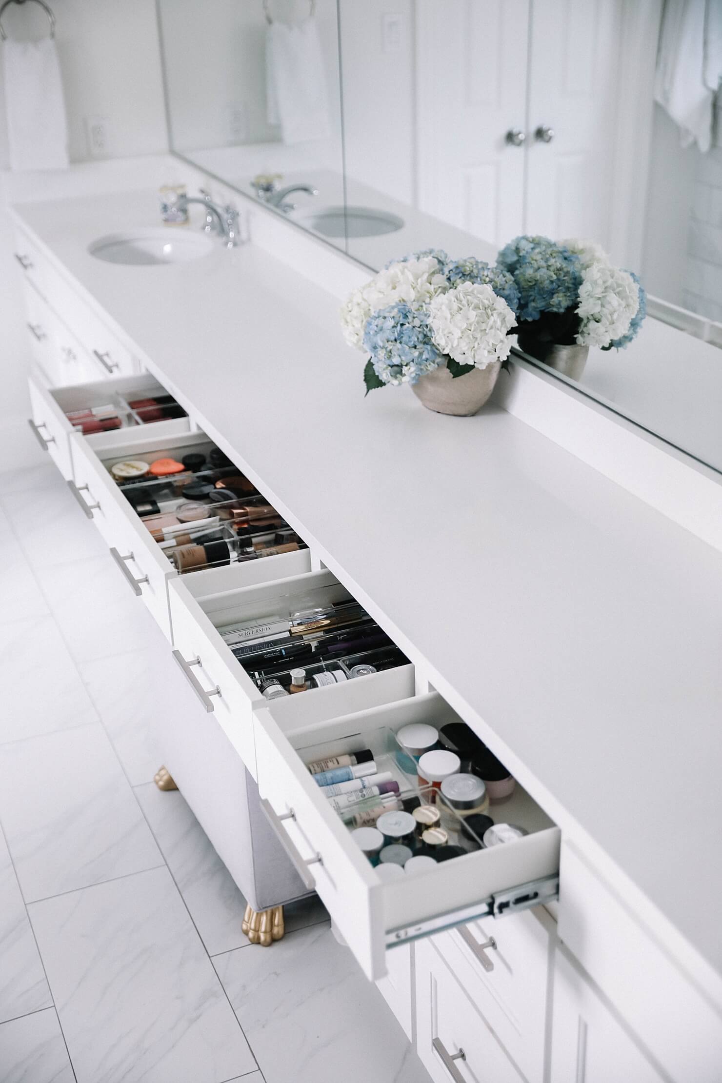 how to organize your bathroom // bathroom organization reveal