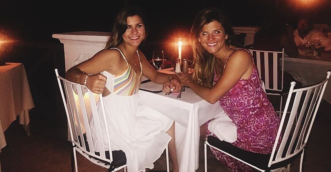brighton keller and sister at dinner
